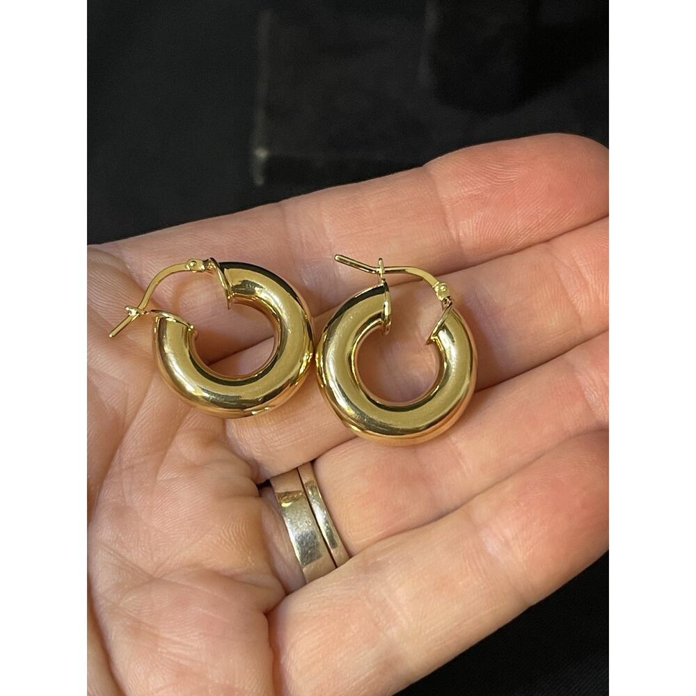 Vintage Signed 18 KGP Italy 1" Hoop Earrings Gold Plated - Picture 6 of 6